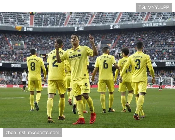 半场战报：比利亚雷亚尔1-0马略卡，莫雷诺点射破门